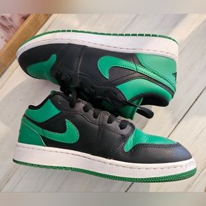 Air Jordans 1 Retro Low Lucky Green. Youth Size 5
